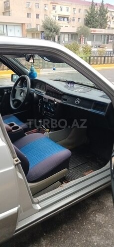 Mercedes 190 1989, 172,887 km - 2.0 л - Sumqayıt