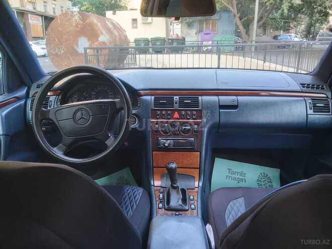 Mercedes E 240 1997, 210,500 km - 2.4 l - Bakı