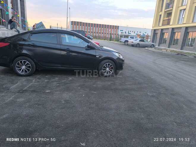 Hyundai Accent 2013, 81,500 km - 1.6 l - Füzuli