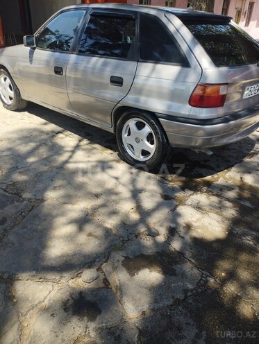 Opel Astra 1994, 260,000 km - 1.6 l - Sumqayıt