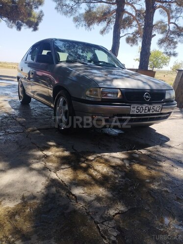 Opel Astra 1994, 260,000 km - 1.6 l - Sumqayıt