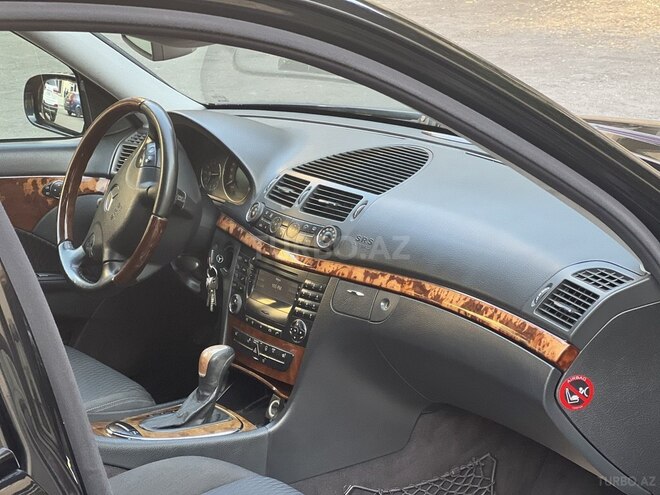 Mercedes E 240 2003, 292,000 km - 2.6 l - Bakı