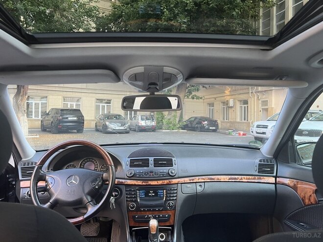 Mercedes E 240 2003, 292,000 km - 2.6 l - Bakı