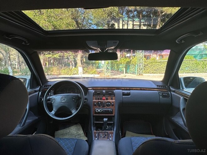 Mercedes E 270 2001, 612,000 km - 2.7 l - Sumqayıt