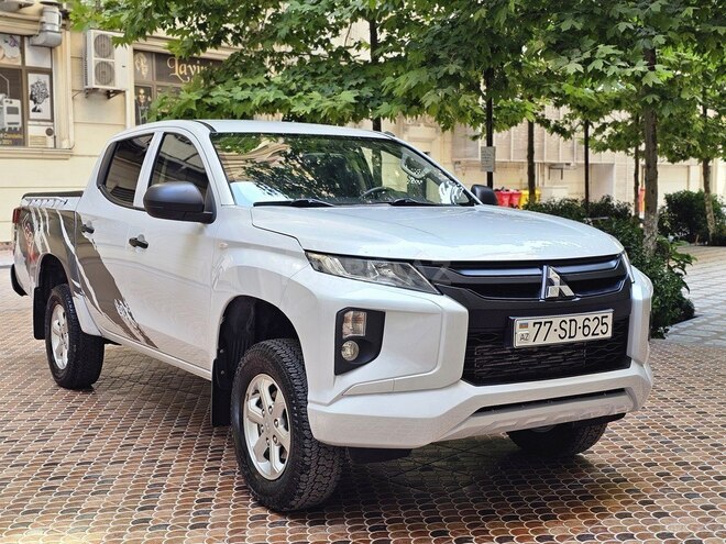 Mitsubishi L200 2021, 138,000 km - 2.4 l - Bakı