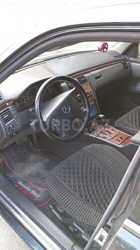 Mercedes E 220 d 1999, 561,000 km - 2.2 l - Bakı