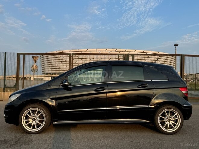 Mercedes B 180 2010, 179,000 km - 1.7 л - Bakı