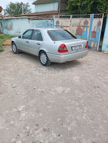 Mercedes C 180 1995, 420,000 km - 1.8 l - Neftçala