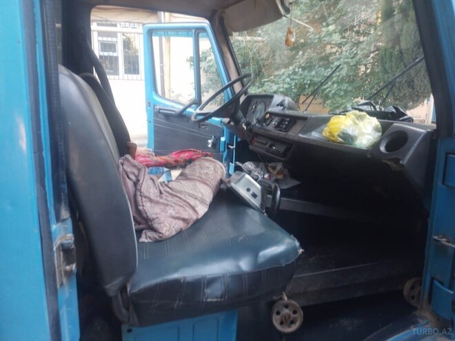 Mercedes  1985, 300,000 km - 2.5 л - Sabirabad