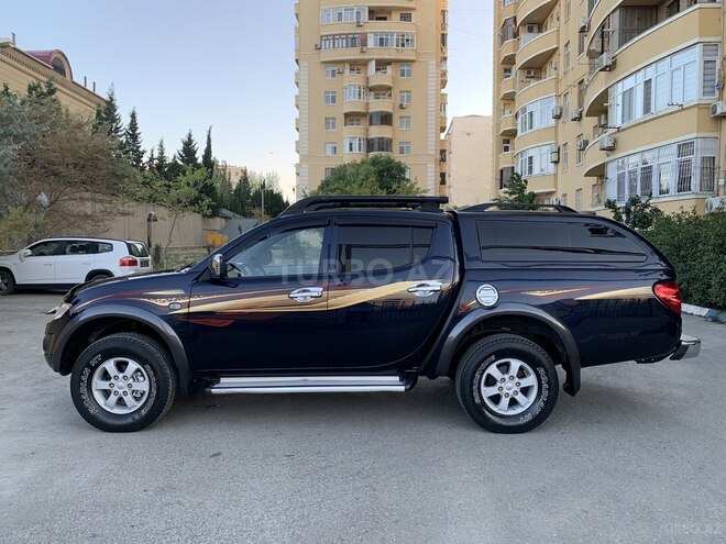Mitsubishi L200 2014, 147,840 km - 2.5 л - Bakı