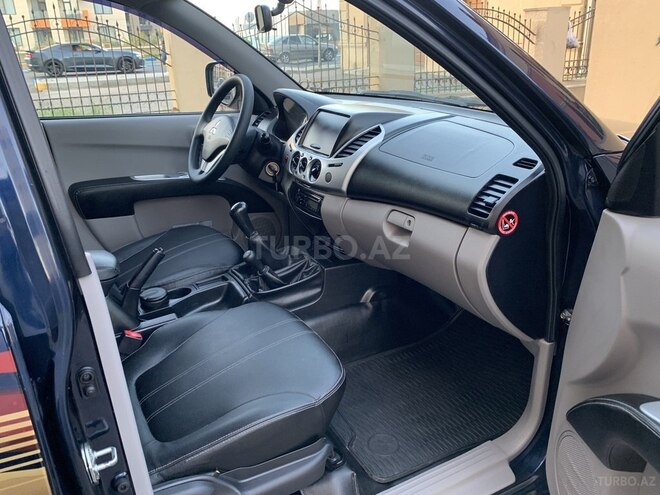 Mitsubishi L200 2014, 147,840 km - 2.5 л - Bakı