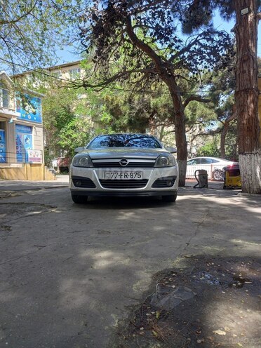 Opel Astra 2004, 241,000 km - 1.4 л - Bakı