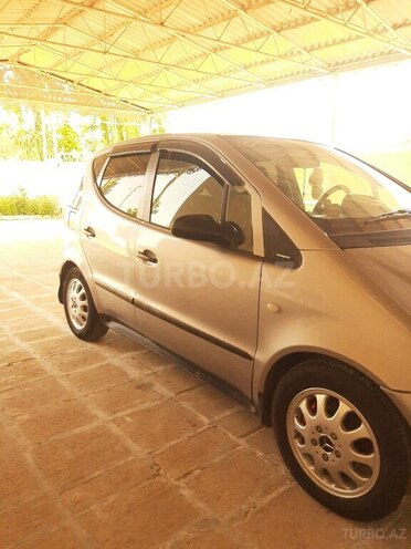 Mercedes A 160 2001, 220,000 km - 1.6 l - Salyan