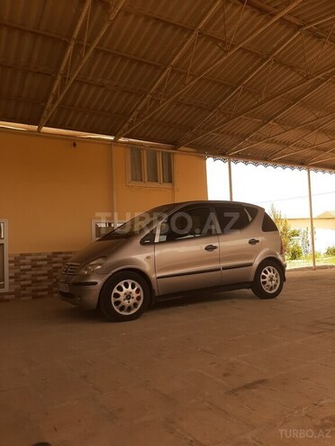 Mercedes A 160 2001, 220,000 km - 1.6 l - Salyan