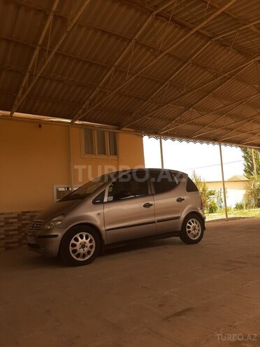 Mercedes A 160 2001, 220,000 km - 1.6 l - Salyan
