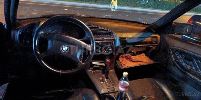 BMW 318 1993, 533,000 km - 1.8 l - Bakı