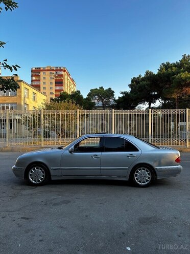 Mercedes E 320 2000, 330,000 km - 3.2 l - Bakı