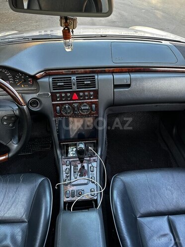 Mercedes E 320 2000, 330,000 km - 3.2 l - Bakı