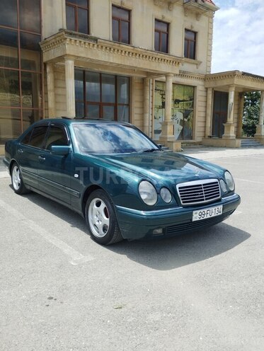 Mercedes E 240 1998, 350,000 km - 2.4 l - İsmayıllı