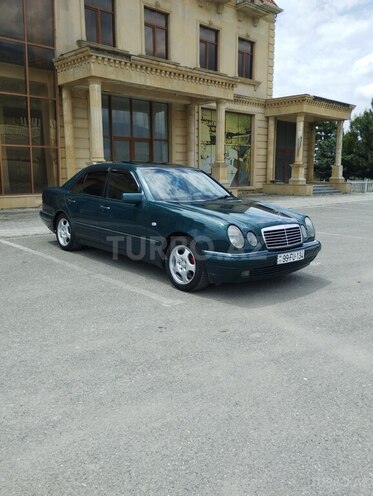 Mercedes E 240 1998, 350,000 km - 2.4 l - İsmayıllı