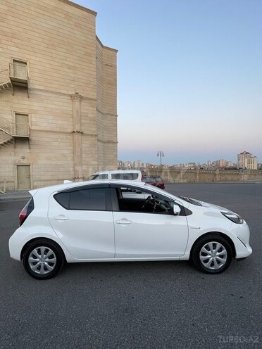 Toyota Aqua 2018, 120,000 km - 1.5 l - Bakı