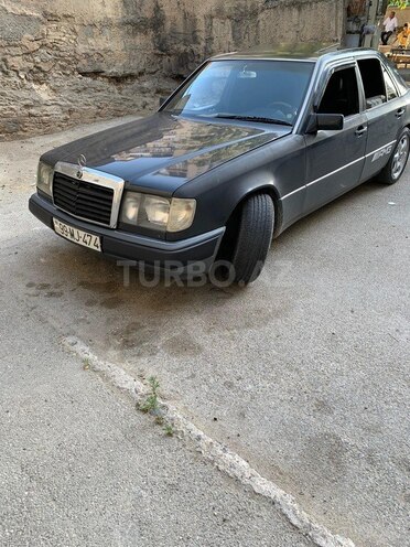 Mercedes E 230 1990, 5,566 km - 2.3 l - Goranboy