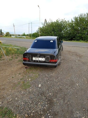 Mercedes E 230 1990, 5,566 km - 2.3 l - Goranboy
