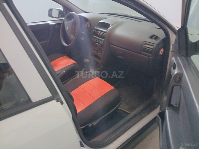 Opel Astra 1999, 290,000 km - 1.6 l - Qax