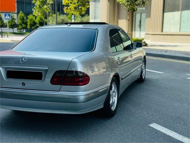 Mercedes E 270 2001, 409,585 km - 2.7 l - Bakı