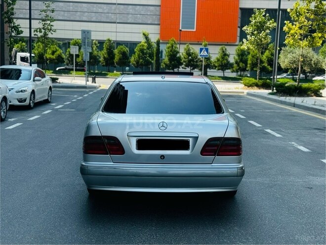 Mercedes E 270 2001, 409,585 km - 2.7 l - Bakı