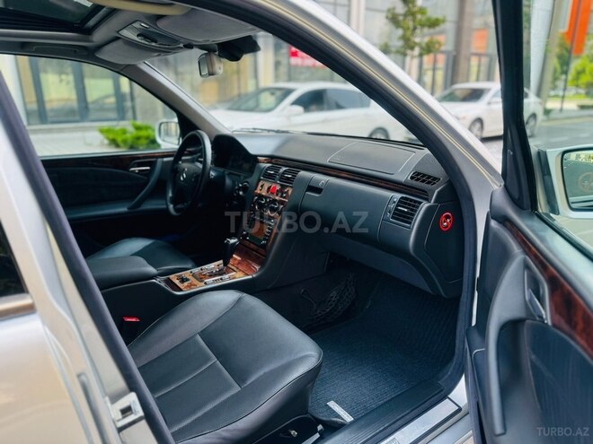 Mercedes E 270 2001, 409,585 km - 2.7 l - Bakı
