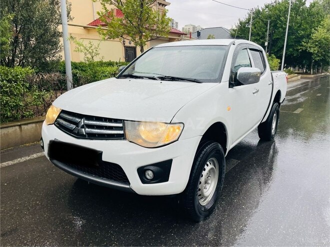 Mitsubishi L200 2012, 146,000 km - 2.5 l - Bakı