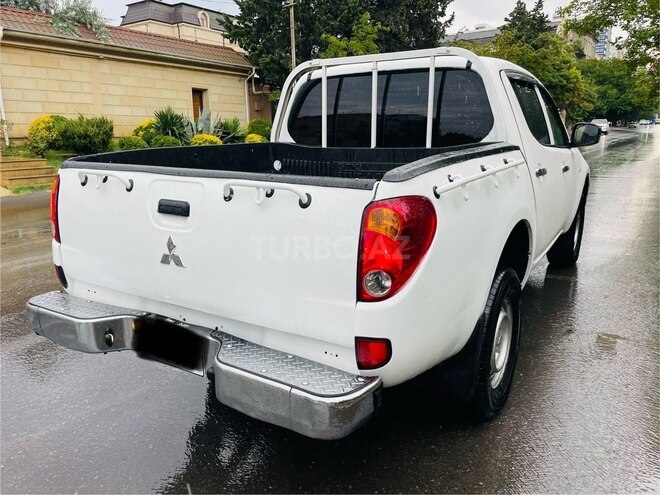 Mitsubishi L200 2012, 146,000 km - 2.5 l - Bakı