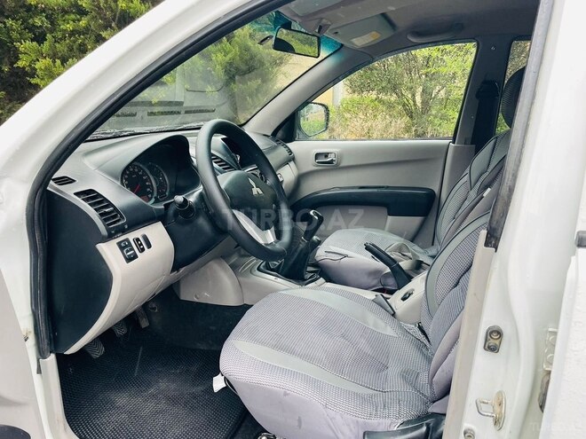 Mitsubishi L200 2012, 146,000 km - 2.5 l - Bakı