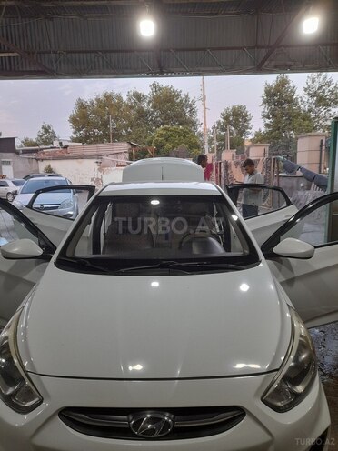 Hyundai Accent 2015, 203,000 km - 1.6 l - Gəncə