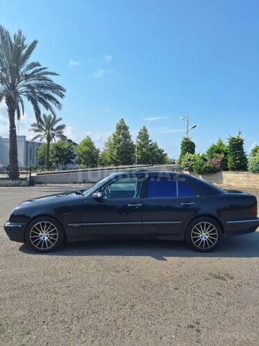Mercedes E 220 d 2000, 679,238 km - 2.2 л - Astara