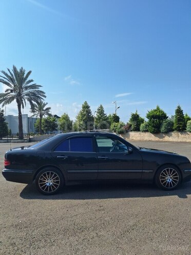Mercedes E 220 d 2000, 679,238 km - 2.2 л - Astara