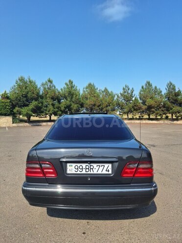 Mercedes E 220 d 2000, 679,238 km - 2.2 л - Astara
