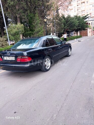 Mercedes E 240 2000, 329,000 km - 2.6 l - Bakı