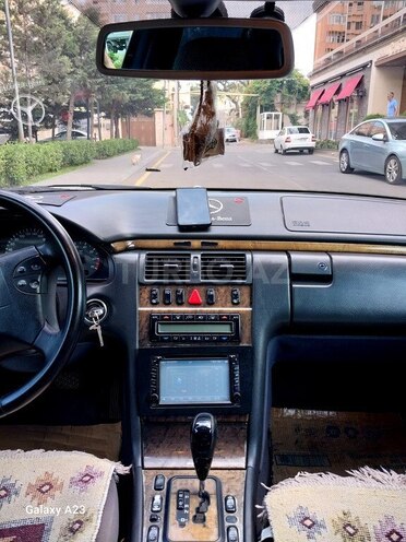 Mercedes E 240 2000, 329,000 km - 2.6 l - Bakı
