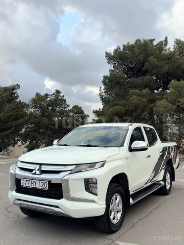 Mitsubishi L200 2020, 158,000 km - 2.4 l - Bakı