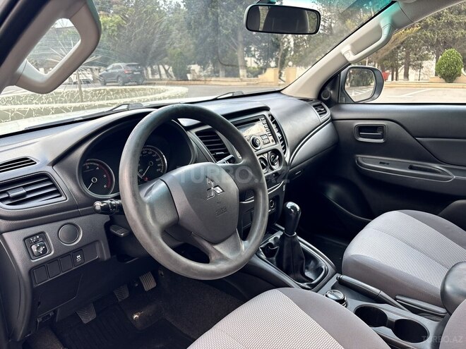 Mitsubishi L200 2020, 158,000 km - 2.4 l - Bakı