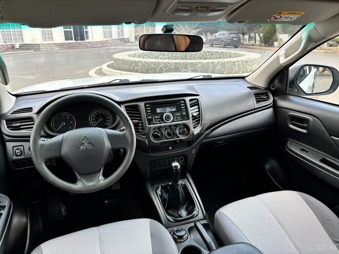 Mitsubishi L200 2020, 158,000 km - 2.4 l - Bakı