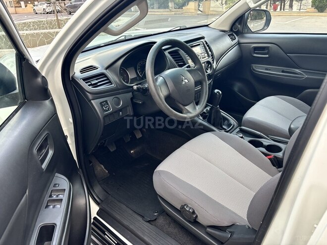 Mitsubishi L200 2020, 158,000 km - 2.4 l - Bakı