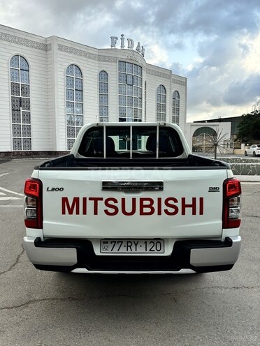 Mitsubishi L200 2020, 158,000 km - 2.4 l - Bakı