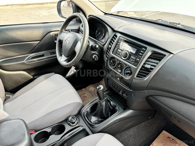 Mitsubishi L200 2020, 158,000 km - 2.4 l - Bakı