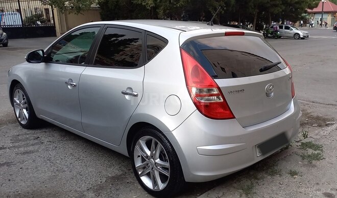 Hyundai i30 2011, 85,000 km - 1.6 l - Bakı