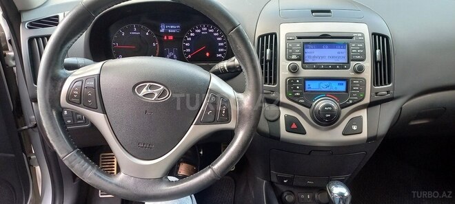 Hyundai i30 2011, 85,000 km - 1.6 l - Bakı