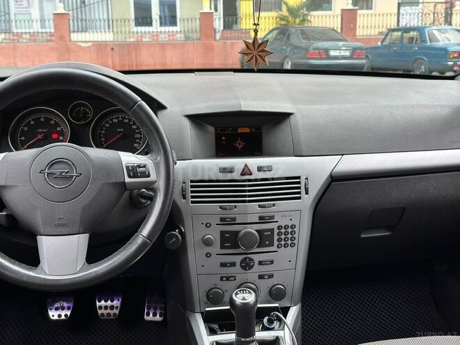 Opel Astra 2009, 290,000 km - 1.4 l - Zaqatala