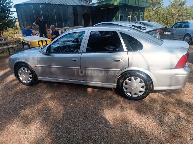 Opel Vectra 2000, 300,000 km - 1.6 l - Tovuz